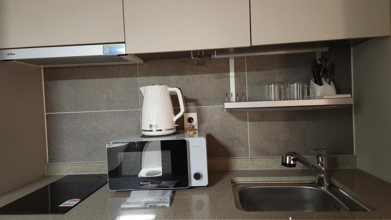 Holiday Apt Gwangan Beach ปูซาน ภายนอก รูปภาพ